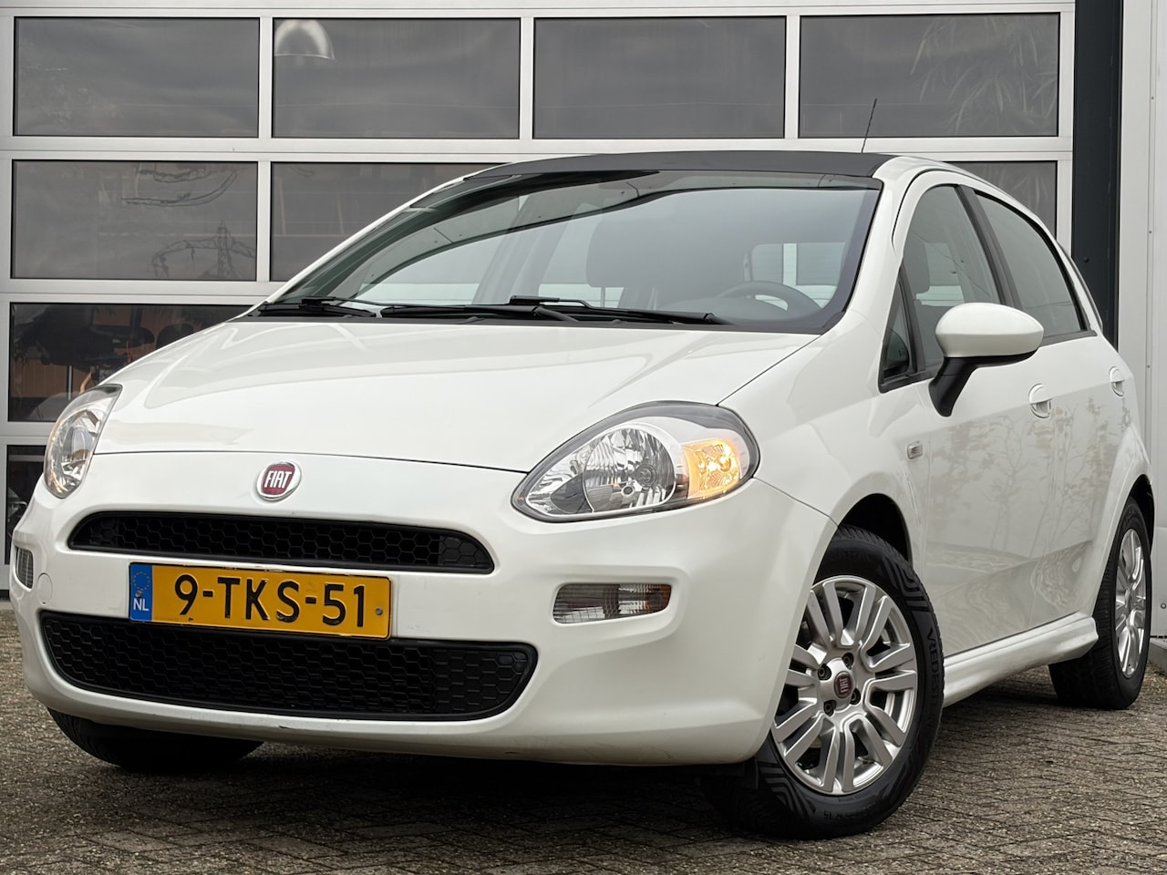 Fiat Punto Evo - 0.9 TwinAir Pop 100pk | Airco | Boordcomputer | Elektrische ramen voor | Isofix bevestigin - AutoWereld.nl