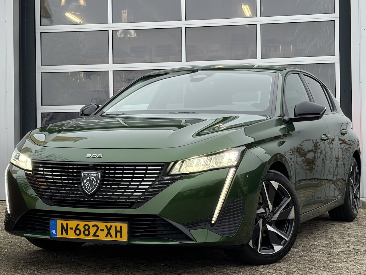 Peugeot 308 - 1.2 PureTech Allure Pack Business 131pk | Apple Carplay/Android Auto | Cruise control adap - AutoWereld.nl