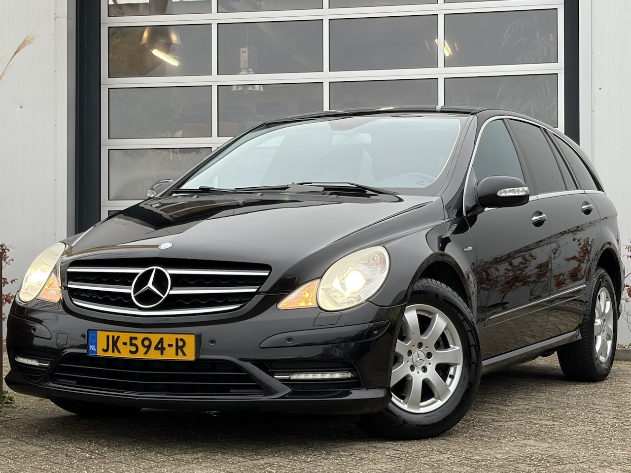Mercedes-Benz R-klasse - 300 CDI BlueEFFICIENCY 190pk | 7-persoons | Achteruitrijcamera | Bi-xenon koplampen | Crui - AutoWereld.nl