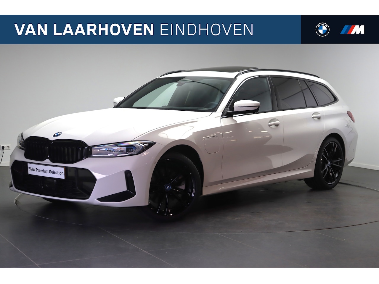BMW 3-serie Touring - 330e xDrive High Executive M Sport Automaat / Panoramadak / Trekhaak / Driving Assistant P - AutoWereld.nl