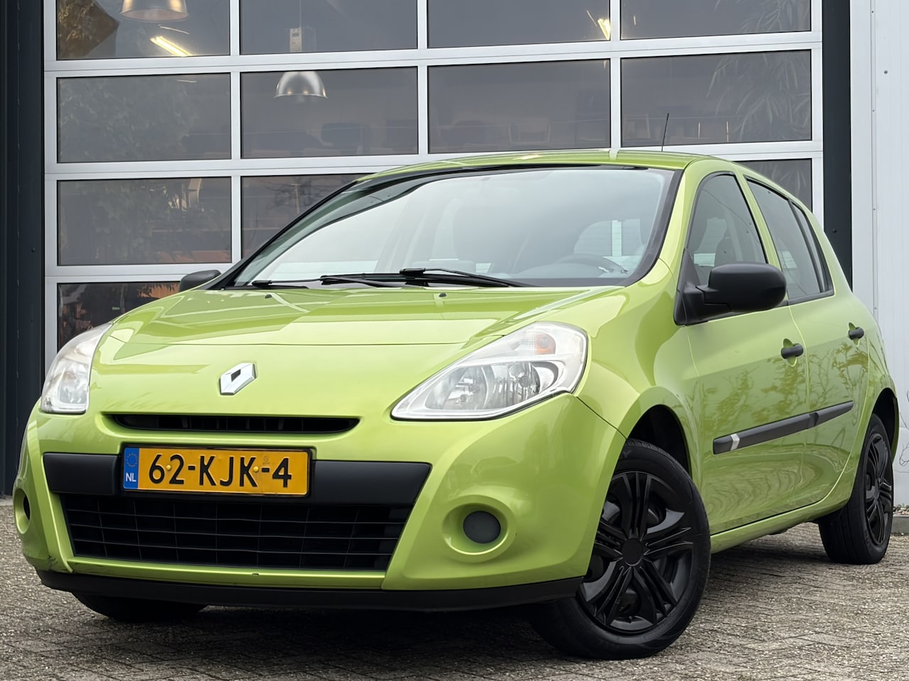 Renault Clio - 1.2 Special Line 75pk | Airco | Elektrische ramen voor | Isofix bevestiging voor kinderzit - AutoWereld.nl