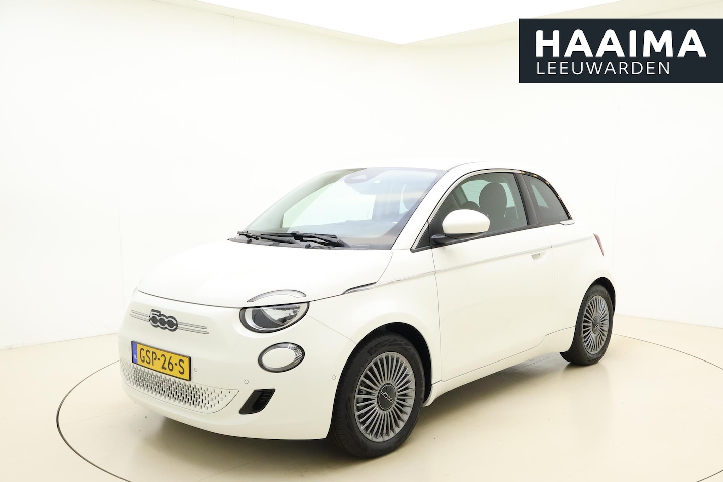 Fiat 500e - Urban 42 kWh Camera | Stoelverwarming | Keyless | Navigatie via Carplay | Parkeersensoren - AutoWereld.nl