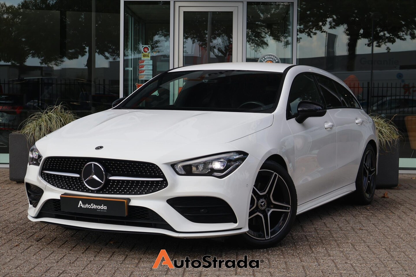 Mercedes-Benz CLA-klasse Shooting Brake - 180 AMG-LINE 136pk I MBUX I Navigatie I Stoelverwarming I Night Pakket | Sfeerverlichting - AutoWereld.nl