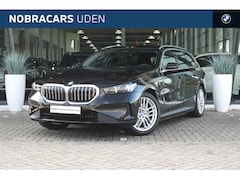 BMW 5-serie Touring - 530e High Executive Automaat / Trekhaak / Adaptieve LED / Parking Assistant Professional /