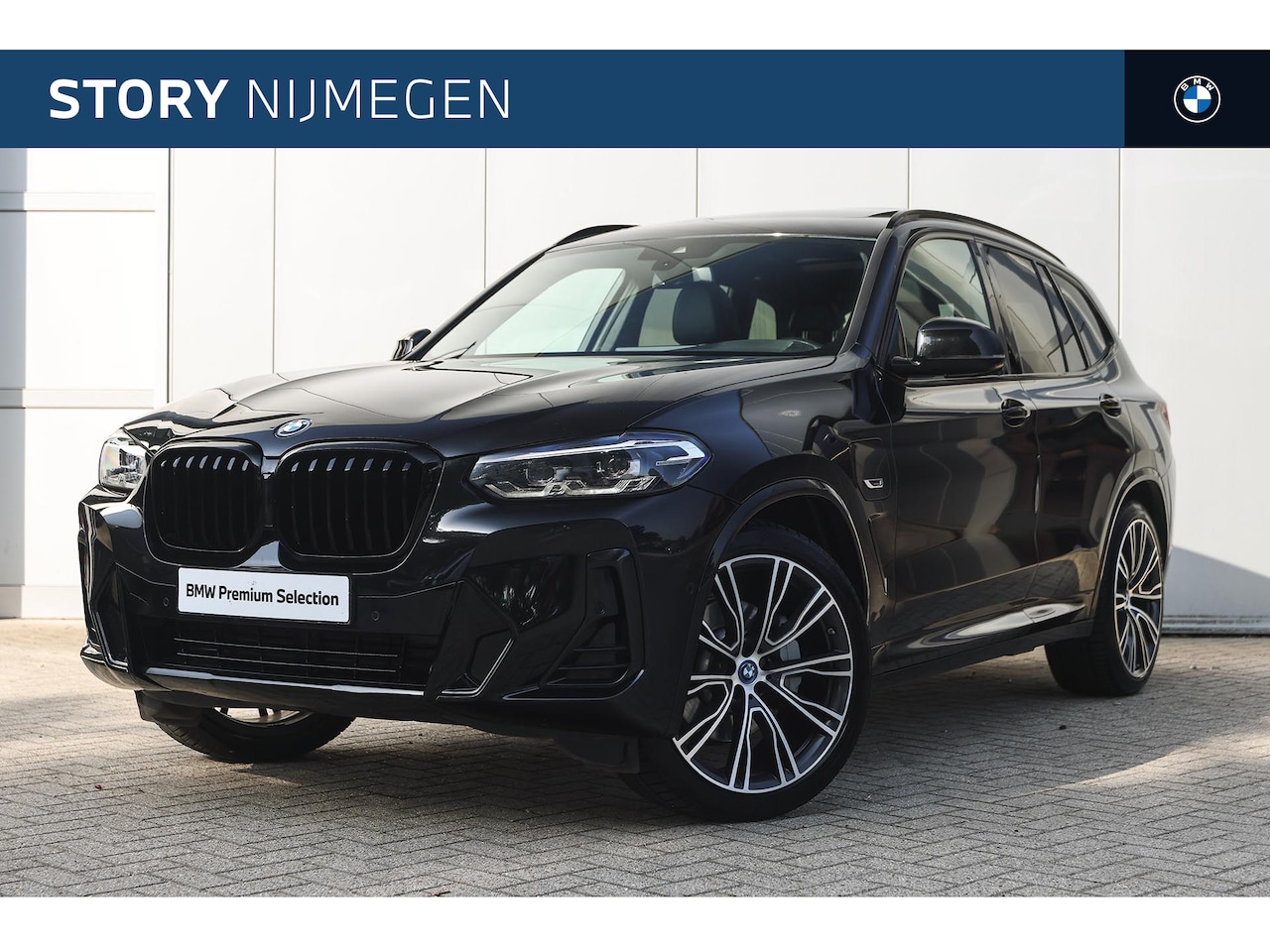BMW X3 - xDrive30e High Executive M Sport Automaat / Panoramadak / Trekhaak / Sportstoelen / Achter - AutoWereld.nl