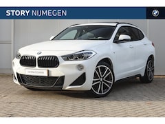 BMW X2 - sDrive18i M Sport Automaat / Panoramadak / Trekhaak / Sportstoelen / Comfort Access / LED
