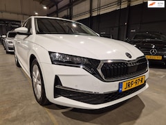 Skoda Octavia - 1.5 TSI MHEV Business - Navi - CarPlay - Camera - Adapt Cr - Climate - Stoelverw - Keyless
