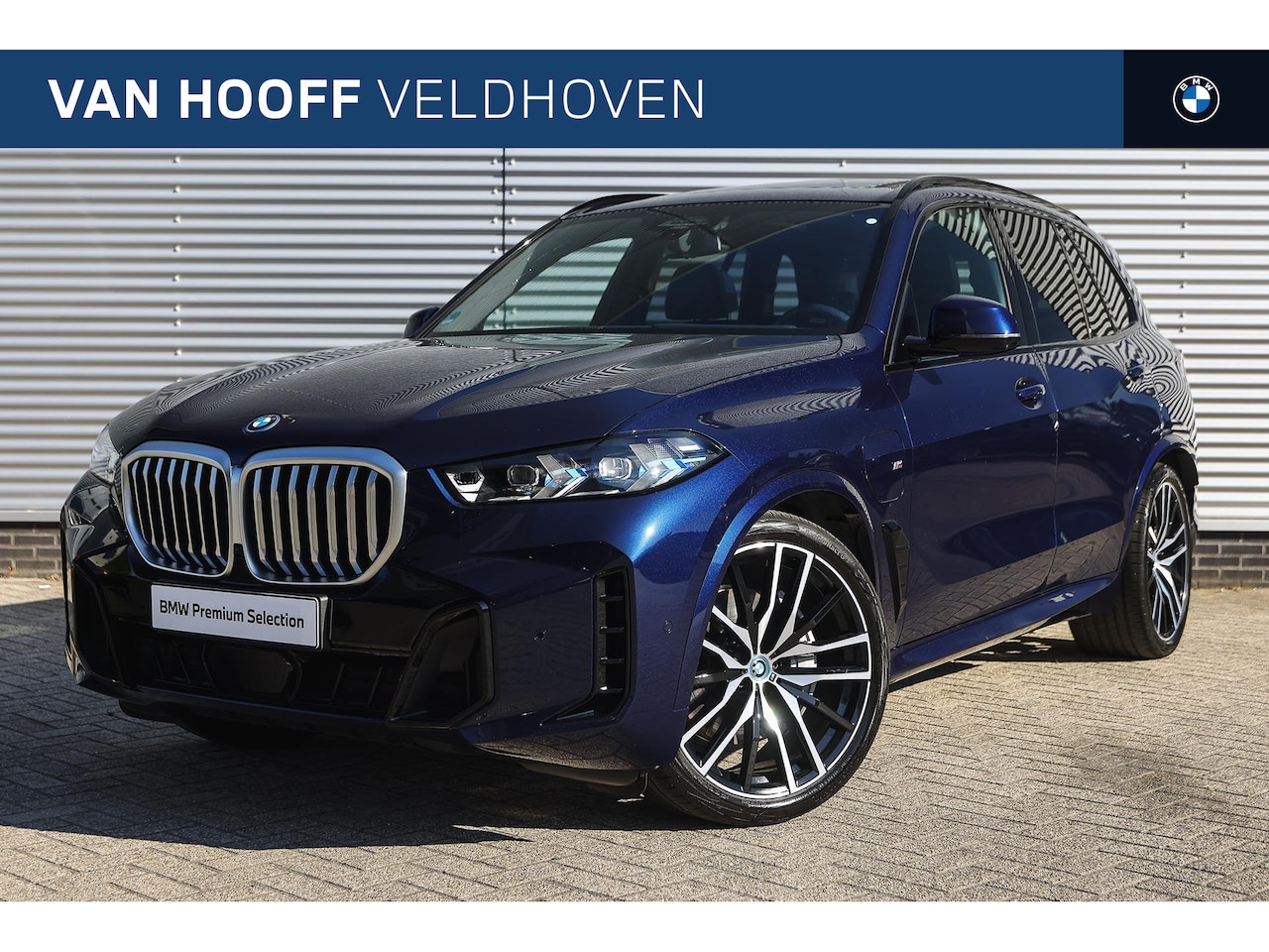 BMW X5 - xDrive50e High Executive M Sport Automaat / Panoramadak Sky Lounge / Trekhaak / Parking As - AutoWereld.nl