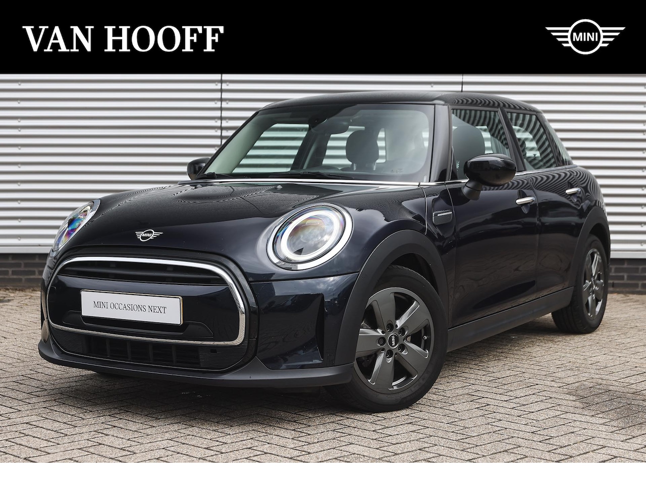 MINI Cooper - Hatchback Classic Automaat / Sportstoelen / LED / Navigatie / Cruise Control - AutoWereld.nl