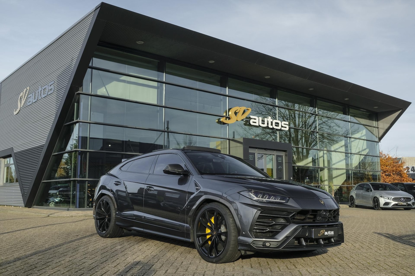 Lamborghini Urus - 4.0 V8 650pk Panoramadak NLauto 4-seat config Carbon Bang&Olufsen 4-wielsturing Massage St - AutoWereld.nl