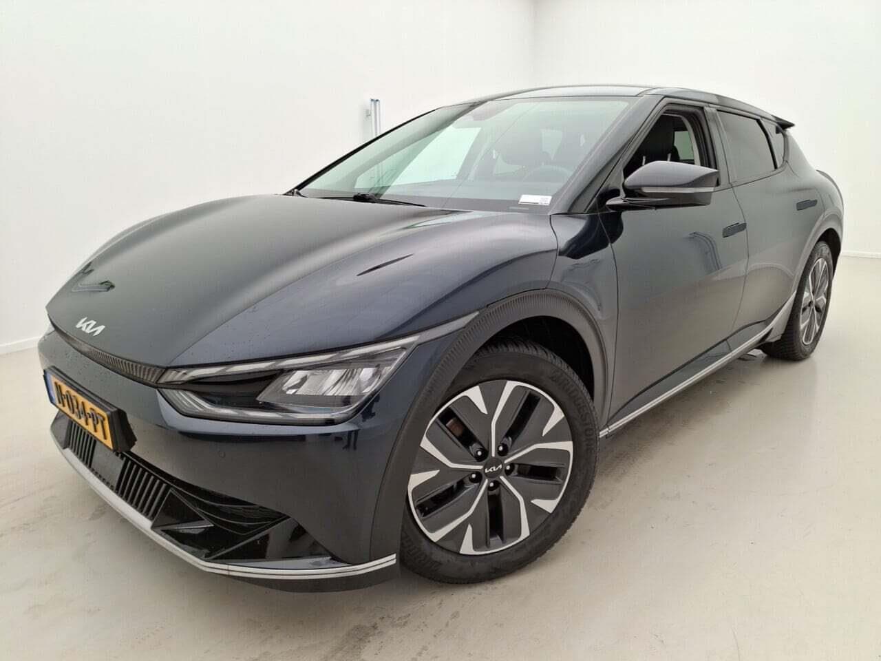 Kia EV6 - PLUS 77.4KWH THAAK/LEER/LED/NAV - AutoWereld.nl