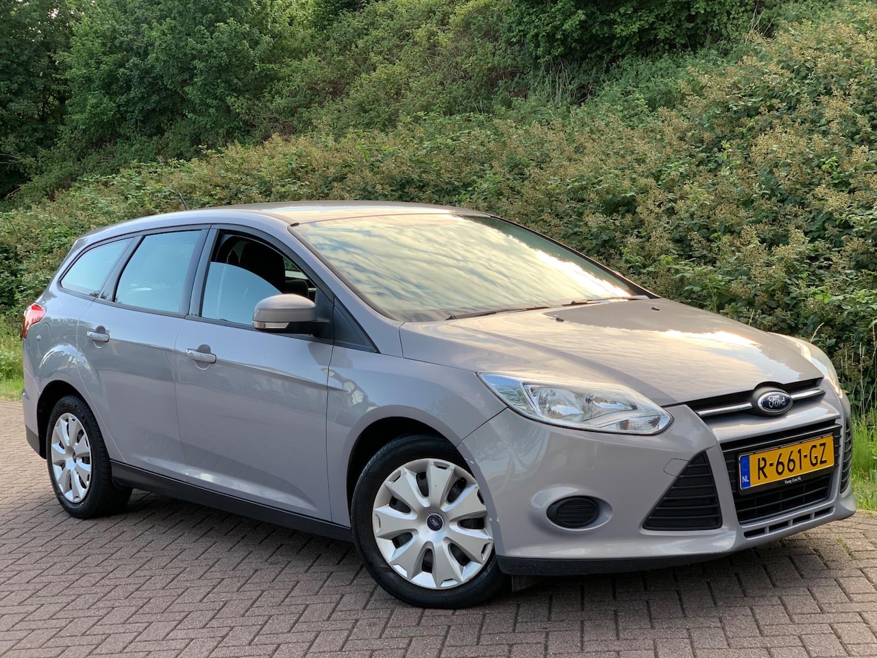 Ford Focus Wagon - 2.0 TDCI Titanium 103KW 140PK AUTOMAAT 2014 - AutoWereld.nl