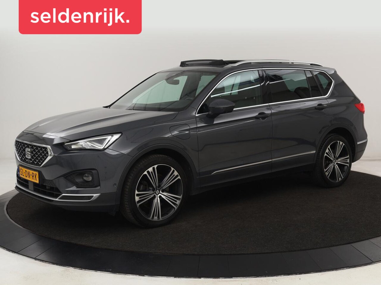 SEAT Tarraco - 1.4 TSI e-Hybrid PHEV Xcellence | Panoramadak | 360 Camera | Stoelverwarming | Carplay | A - AutoWereld.nl