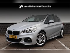 BMW 2-serie Active Tourer - 220i High Executive M-Sport / Automaat / Sportstoelen / UNIEKE KM STAND / Afn. Trekhaak
