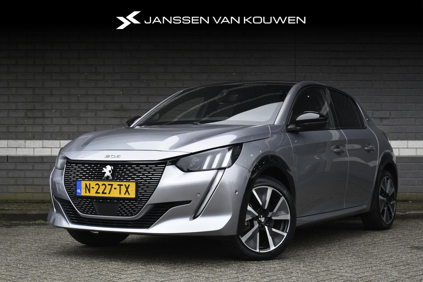 Peugeot e-208 - EV GT Pack 50 kWh / Stoelverwarming / Keyless / Apple Carplay / LED Koplampen - AutoWereld.nl