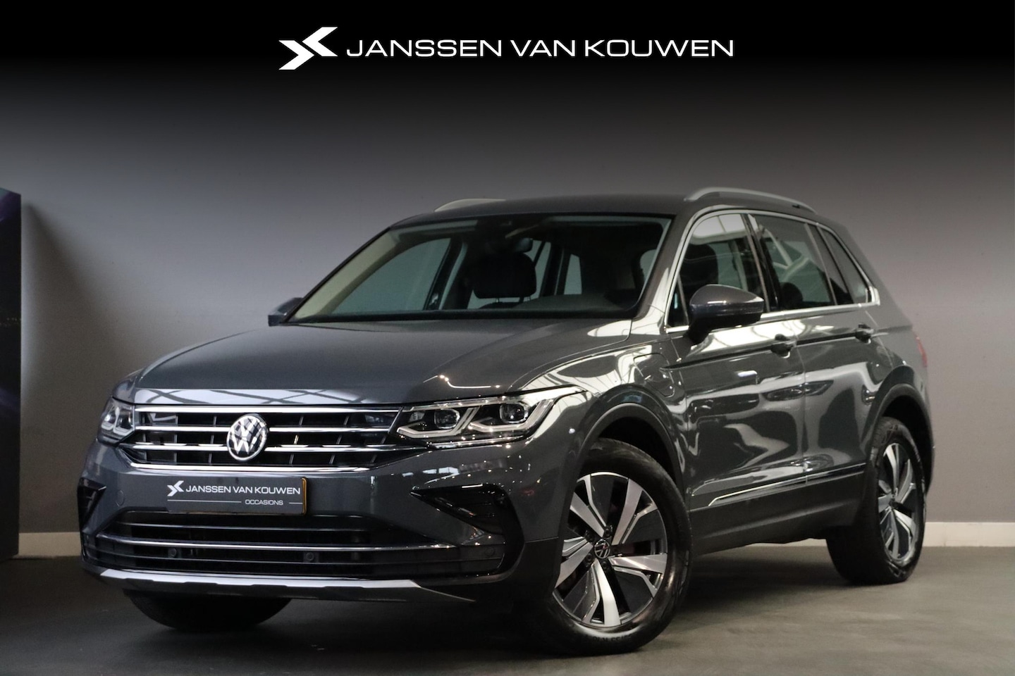 Volkswagen Tiguan - 1.4 TSI eHybrid Elegance SOH 99% IQ Light Stoel-Stuurverwarming 18" - AutoWereld.nl