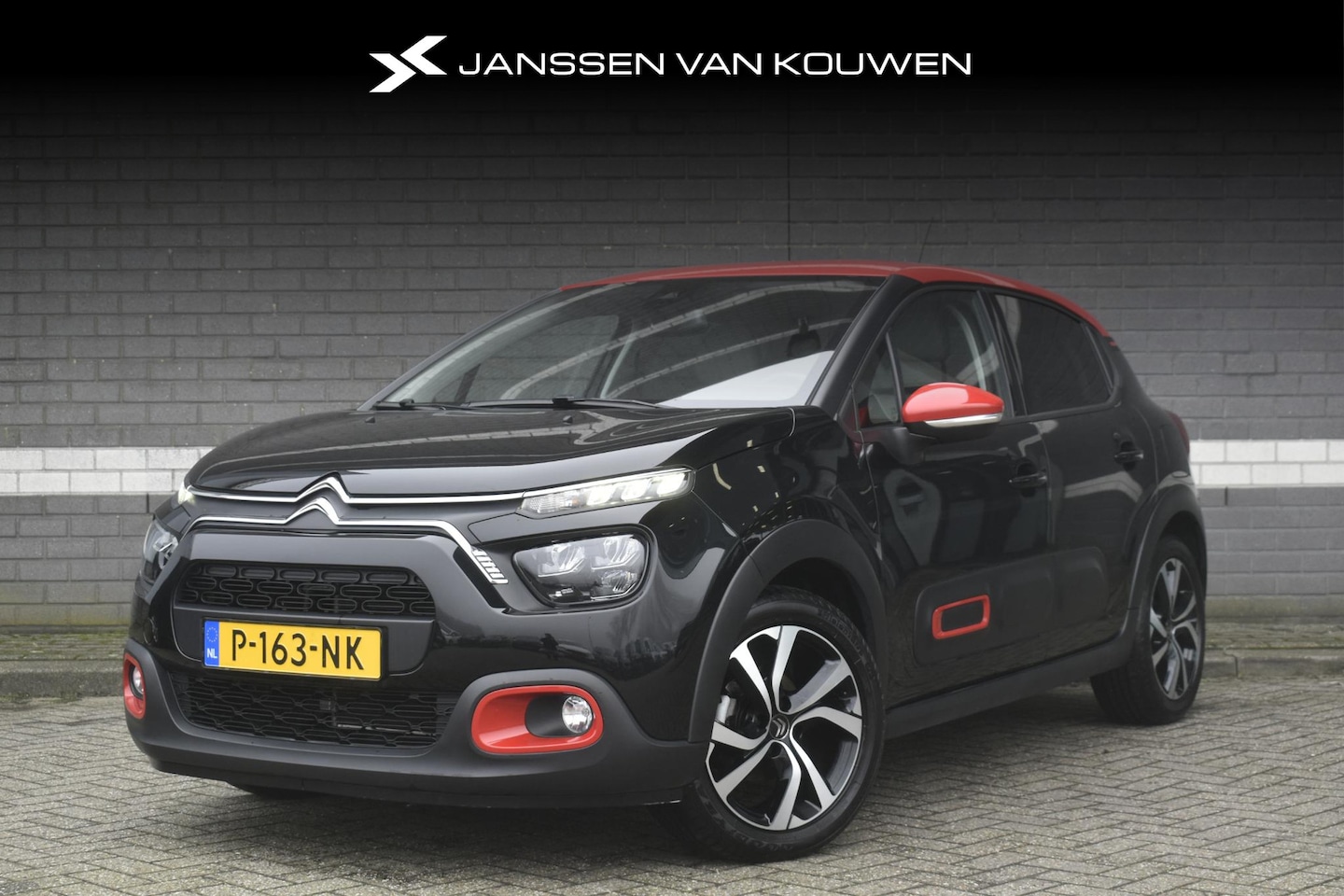 Citroën C3 - 1.2 PureTech Shine Trekhaak Navi Camera Apple Carplay 17" LMW - AutoWereld.nl