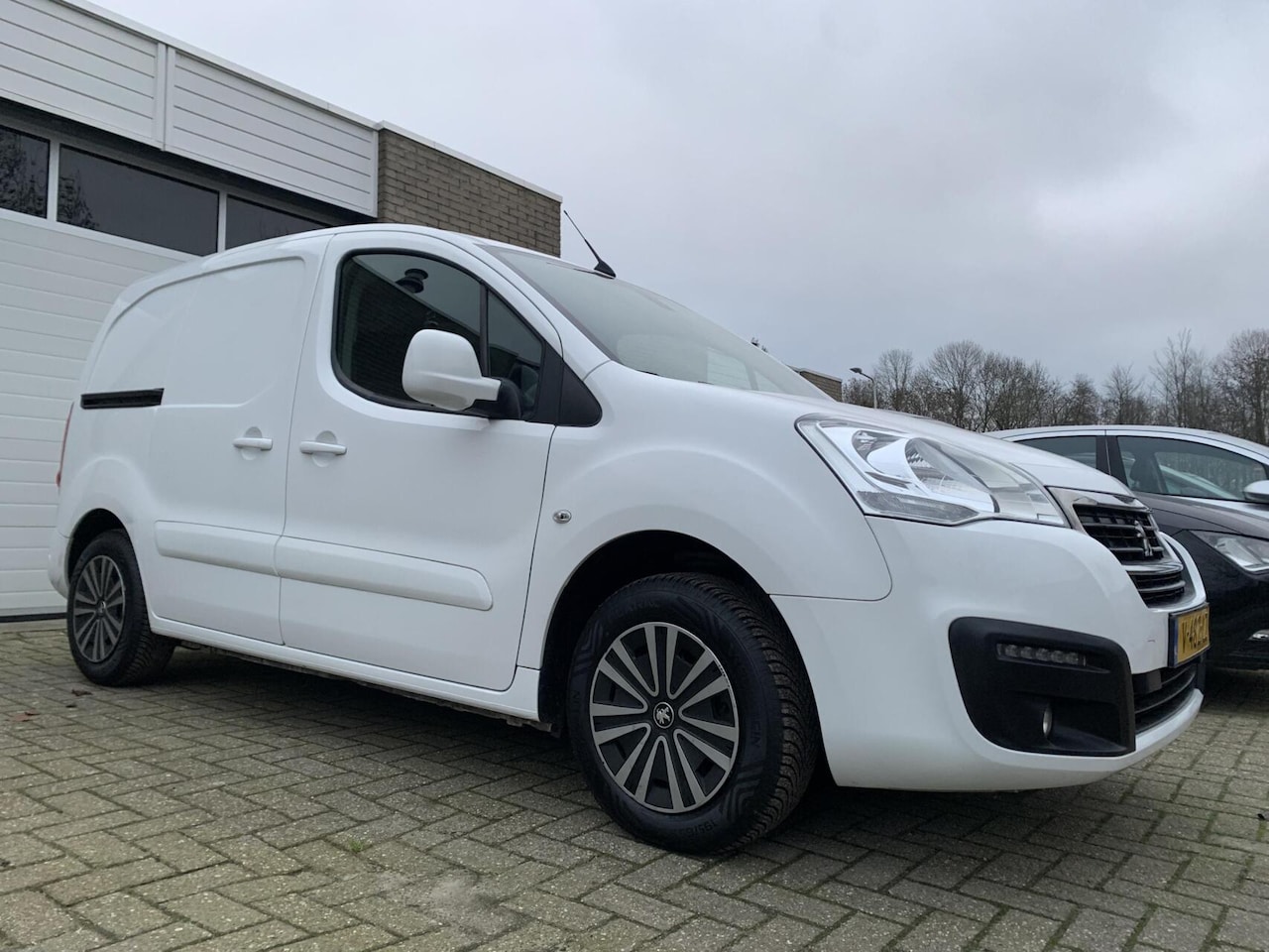 Peugeot Partner - bestel 120 1.6 BlueHDi 100 L1 XR S&S - AutoWereld.nl
