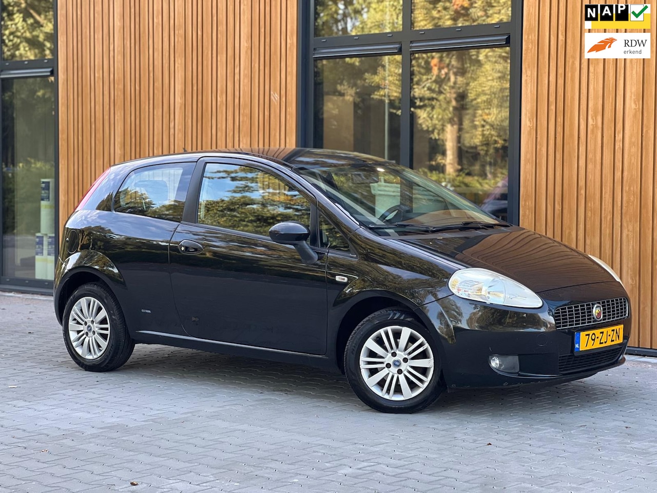 Fiat Grande Punto - 1.4 DYNAMIC|BJ08|AIRCO|LMV - AutoWereld.nl