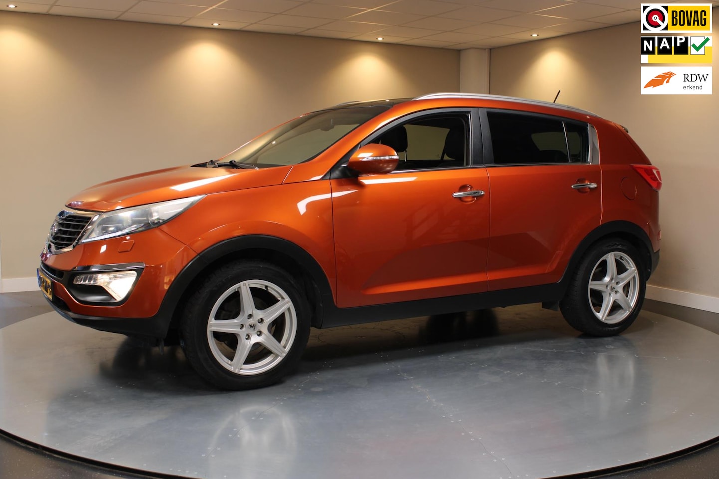 Kia Sportage - 2.0 X-clusive *Nwe All-seasons* Pano|Trekhaak|Leer|Stoelverw.|Camera - AutoWereld.nl