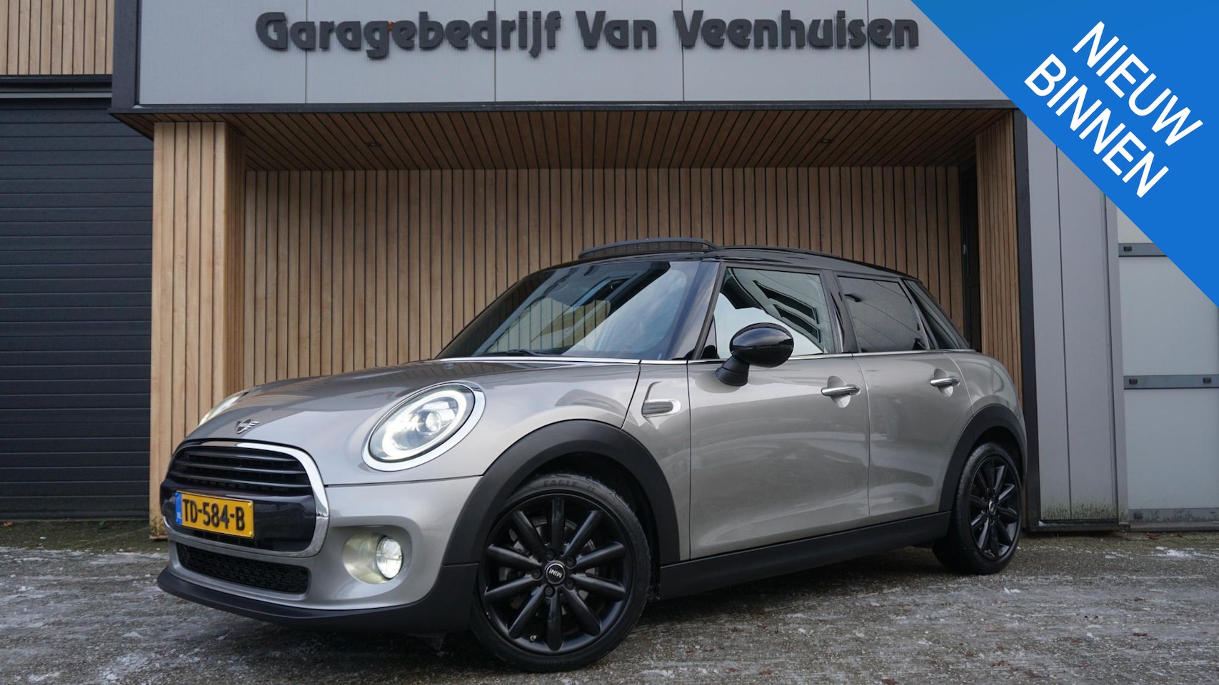 MINI Cooper - 1.5 136PK 5Drs Chili Pano.Dak LED 17inch LM Keyless Sportstoelen Sfeerverlichtingiso *NL a - AutoWereld.nl
