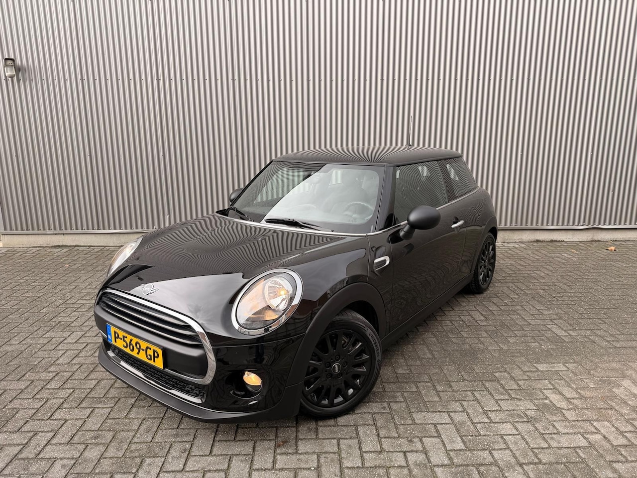 MINI One - Mini 1.5 First Chili|Stoelverwarning|PDC|Nieuwe Apk+Beurt - AutoWereld.nl