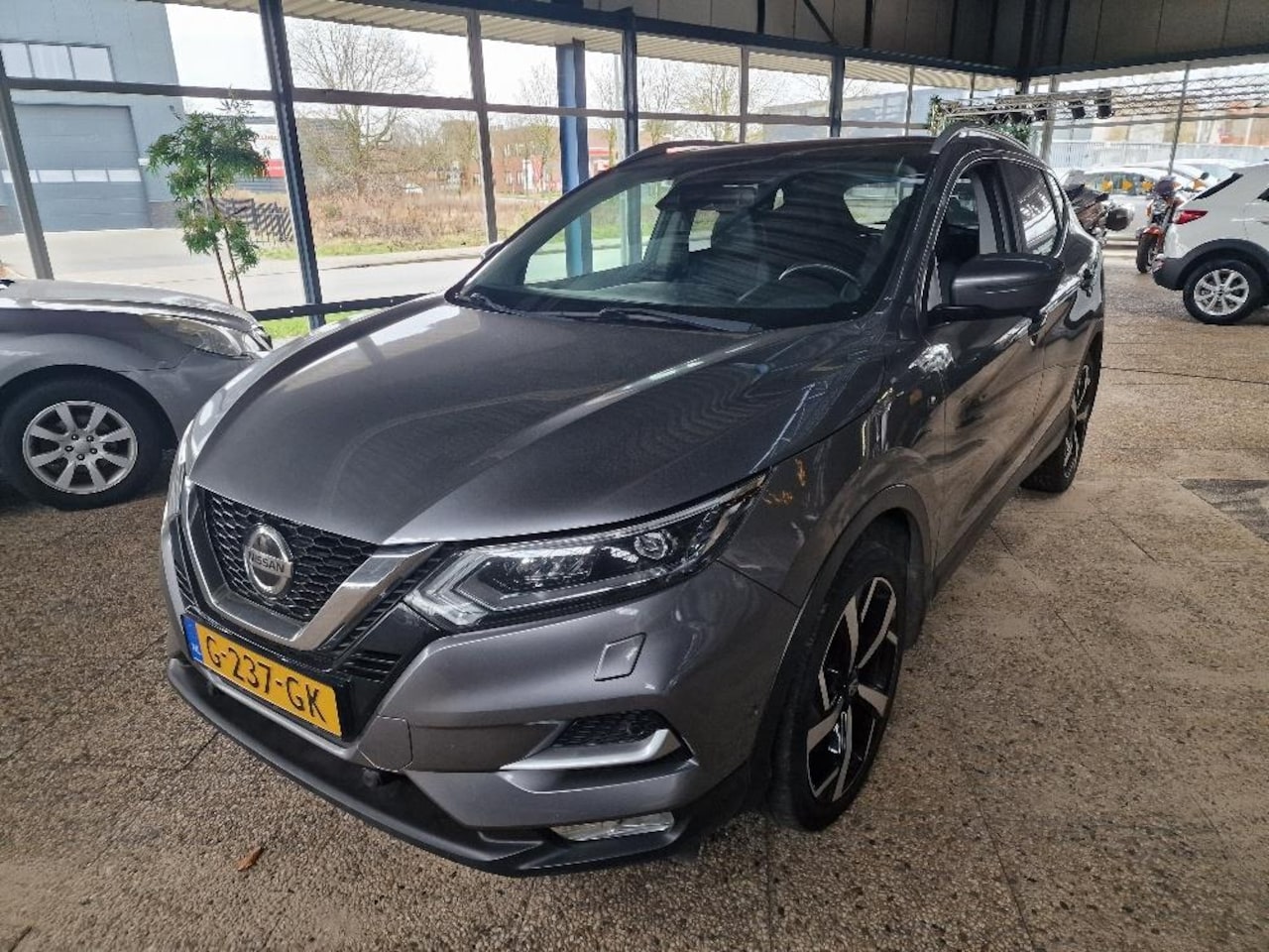 Nissan Qashqai - 1.3 DIG-T Tekna | Panorama | Carplay | Camera - AutoWereld.nl