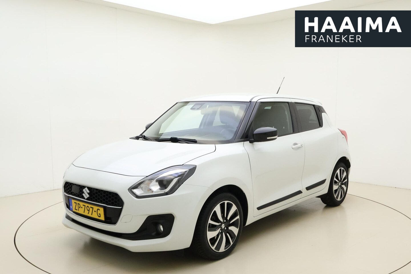 Suzuki Swift - 1.2 Stijl Smart Hybrid 90pk | Navigatie | Climate Control | Camera | Lichtmetalen Velgen | - AutoWereld.nl