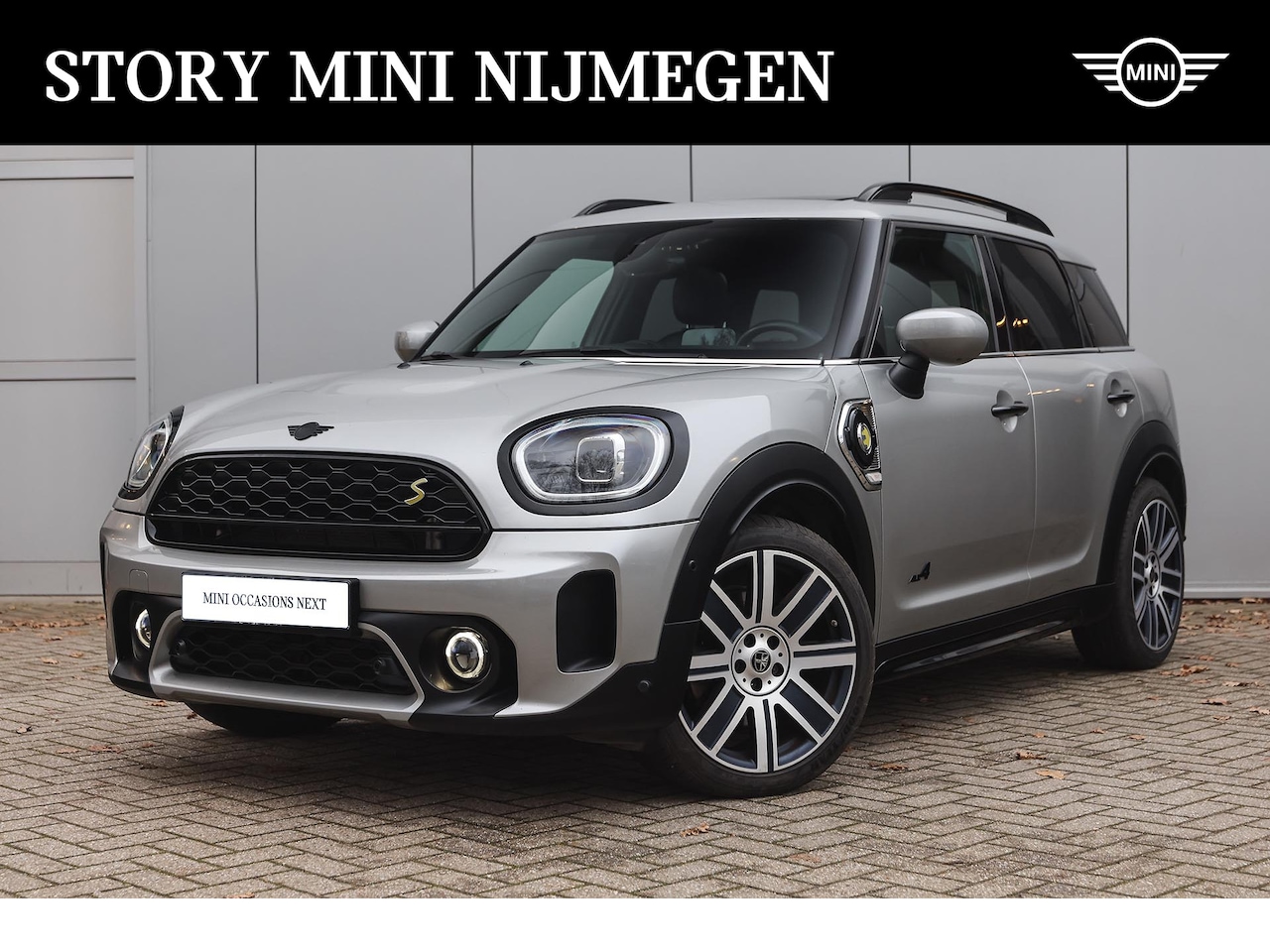 MINI Countryman - Cooper SE ALL4 Automaat / Panoramadak / Achteruitrijcamera / Comfort Access / LED / Head-U - AutoWereld.nl