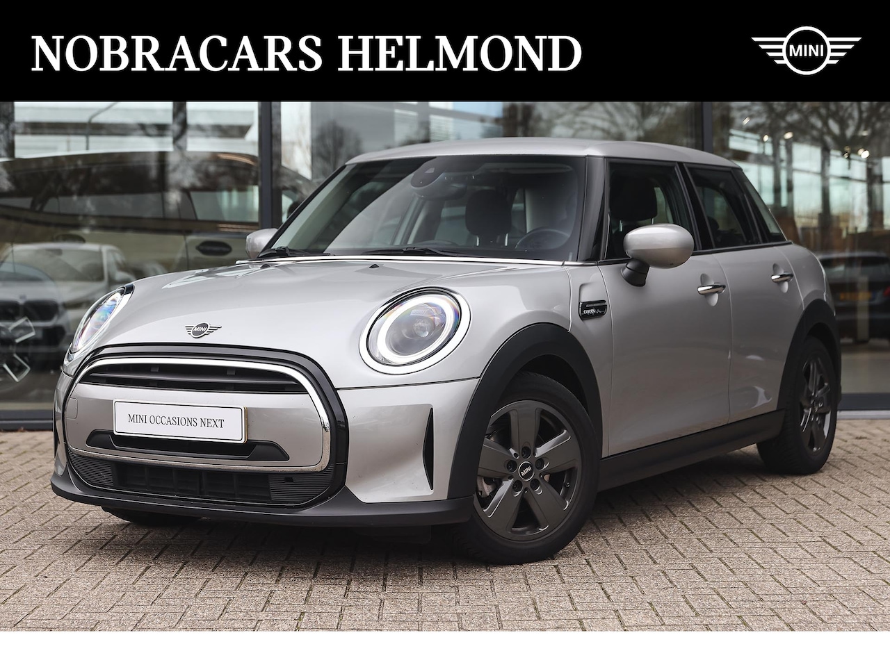 MINI Cooper - Hatchback Classic Automaat / LED / Navigatie / Cruise Control / PDC / Multifunctioneel stu - AutoWereld.nl
