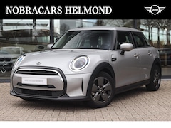 MINI Cooper - Hatchback Classic Automaat / LED / Navigatie / Cruise Control / PDC / Multifunctioneel stu