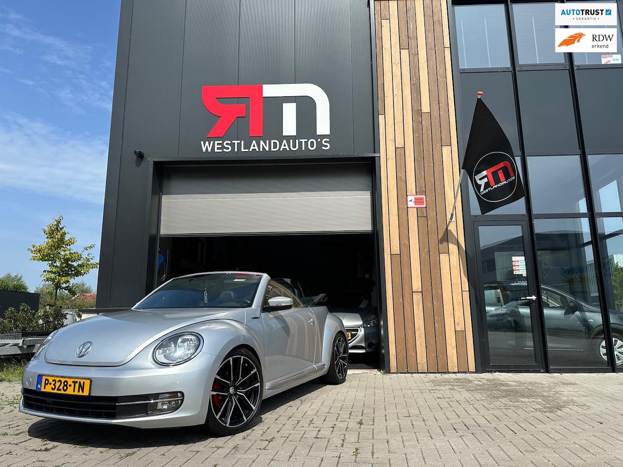 Volkswagen Beetle Cabriolet - 1.8 tsi DSG- autm USA-auto apple-Carplay AIRCO 19-inch verlaagd xenon/ 2 sleutels/dealer-o - AutoWereld.nl