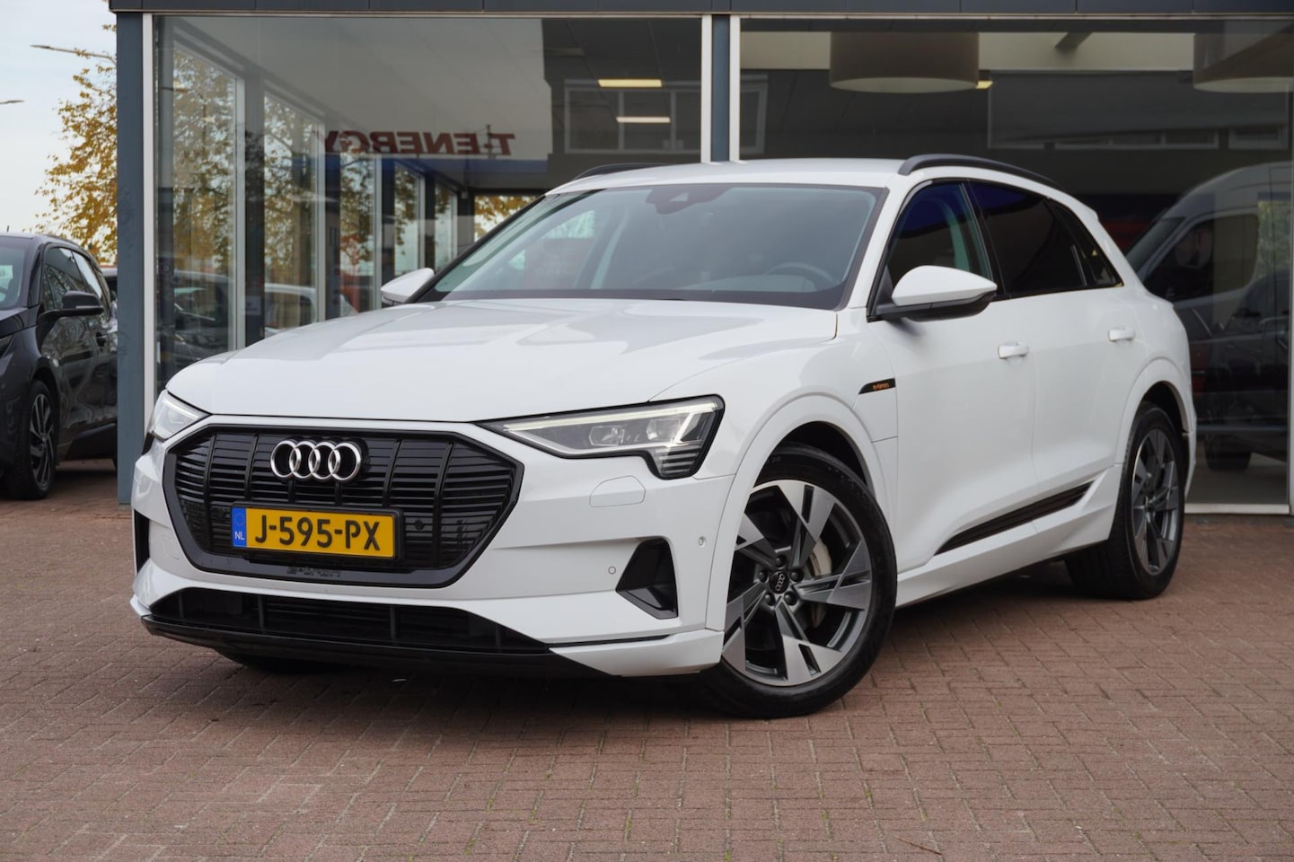 Audi e-tron - 50 quattro Business edition 71 kWh Automaat | Vol opties | BTW | Dealerauto | Inruil mogel - AutoWereld.nl