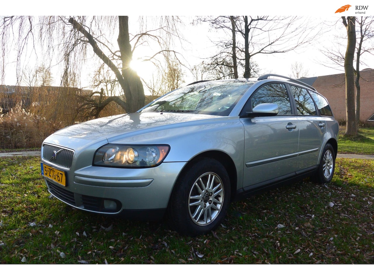 Volvo V50 - 1.8*airco*cruise*trekhaak*apk - AutoWereld.nl