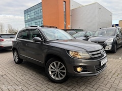 Volkswagen Tiguan - Highline 2.0 TDI | Lage km | Pano | Trekhaak