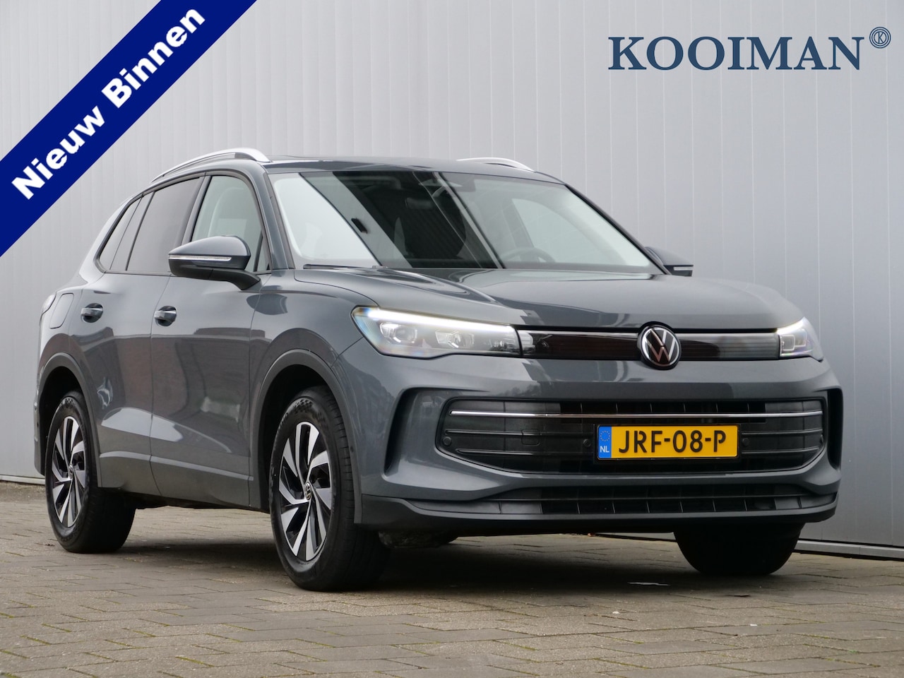 Volkswagen Tiguan - 1.5 eTSI Life Edition 150 Pk Automaat DAB / Apple Carplay / Pano-dak / Winterpakket - AutoWereld.nl