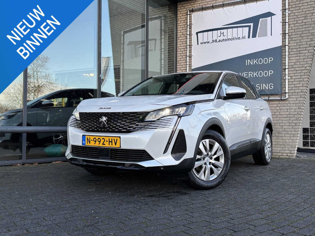 Peugeot 3008 - 1.2 Active*130PK*AUTOM.*ECC*CRUISE*NAVI*CAM* - AutoWereld.nl