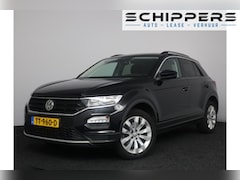 Volkswagen T-Roc - 1.5 TSI Sport | Trekhaak | Stoel verwarmd | Stuur verwarmd |