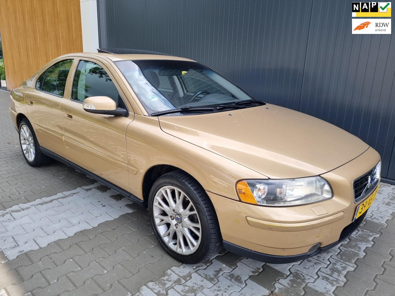 Volvo S60 - 2.4 DRIVERS EDITION|NW-KOPPELINGSET - AutoWereld.nl