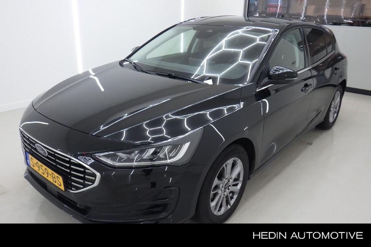 Ford Focus - 1.0 EcoBoost Hybrid Titanium | Groot Scherm | Navi | Car Play | Android Auto | LMV | Parke - AutoWereld.nl