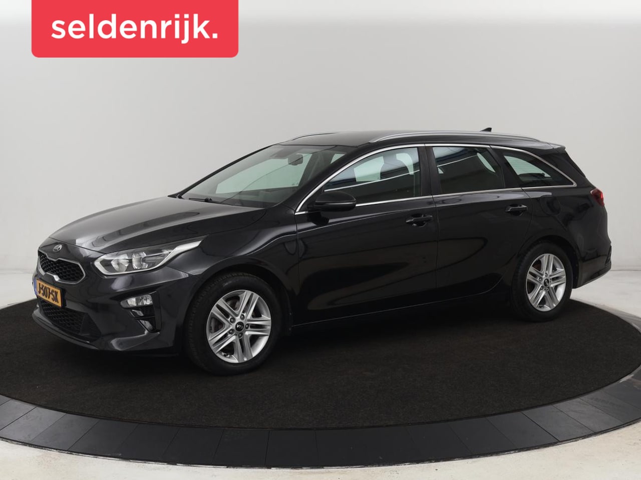 Kia Cee'd - Ceed 1.4 T-GDi DynamicLine | Automaat | Camera | Trekhaak | Carplay | Navigatie | Climate - AutoWereld.nl