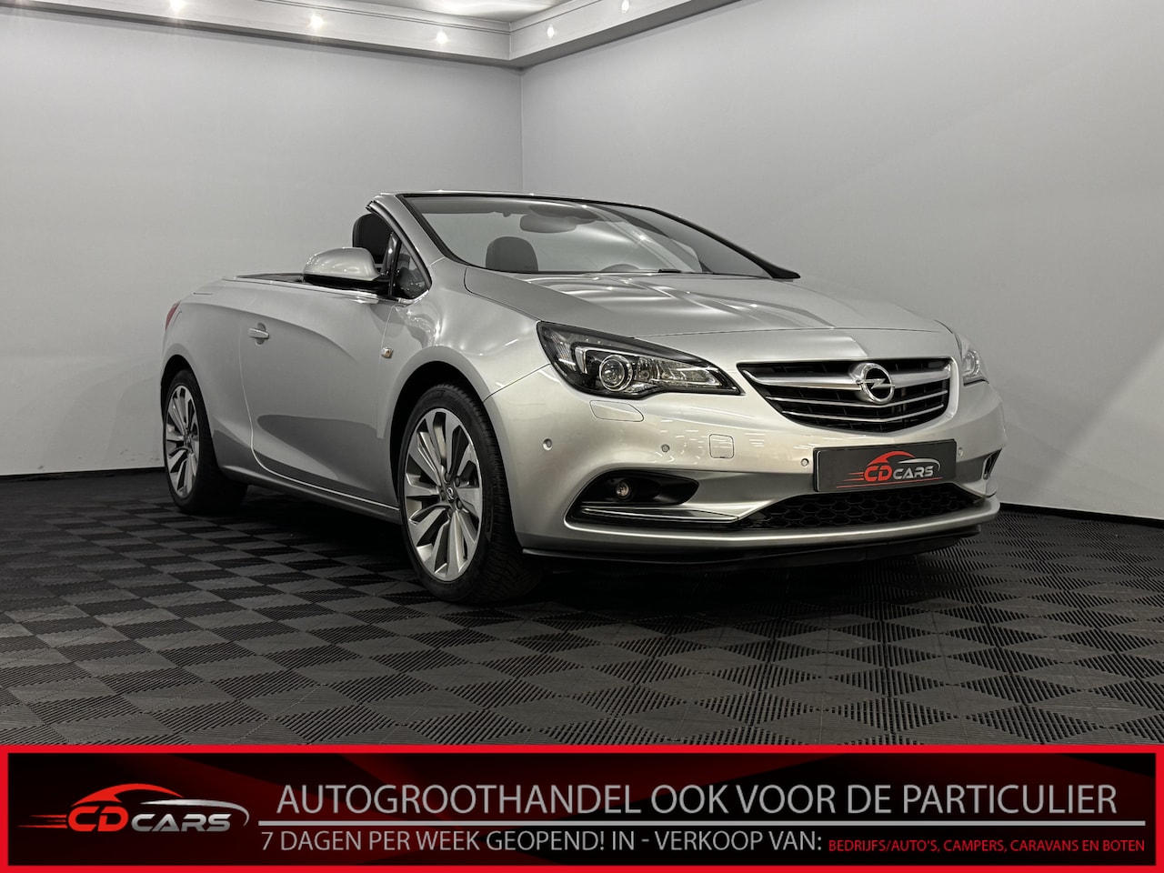 Opel Cascada - 1.4 Turbo ecoFLEX Cosmo Leder, Camera, Navi, Cruise control, Stoelverwarming, Clima, Licht - AutoWereld.nl