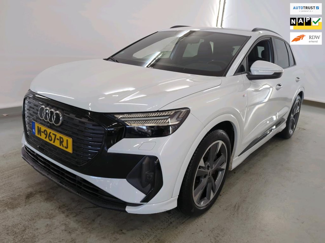 Audi Q4 e-tron - 40 Competition S-LINE 77 kWh SOH 93% l SONOS l MATRIX l ADAPT.CRUISE l 3-ZONE CLIMATE l CA - AutoWereld.nl