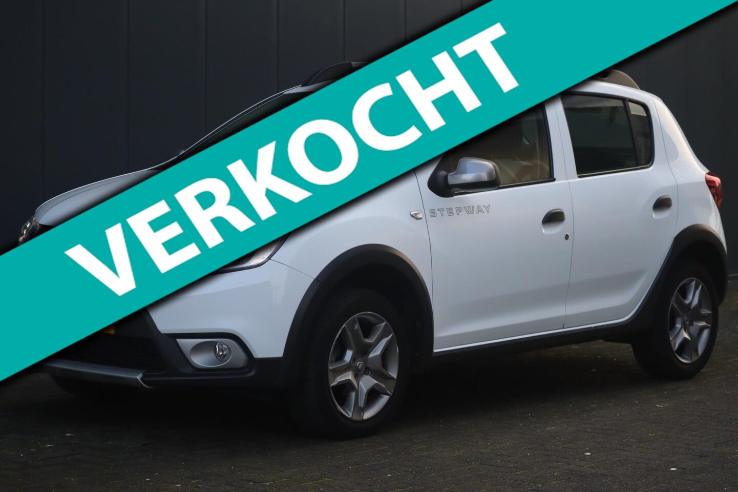 Dacia Sandero Stepway - 0.9 TCe Laureate | PDC | Trekhaak | Org. NL - AutoWereld.nl