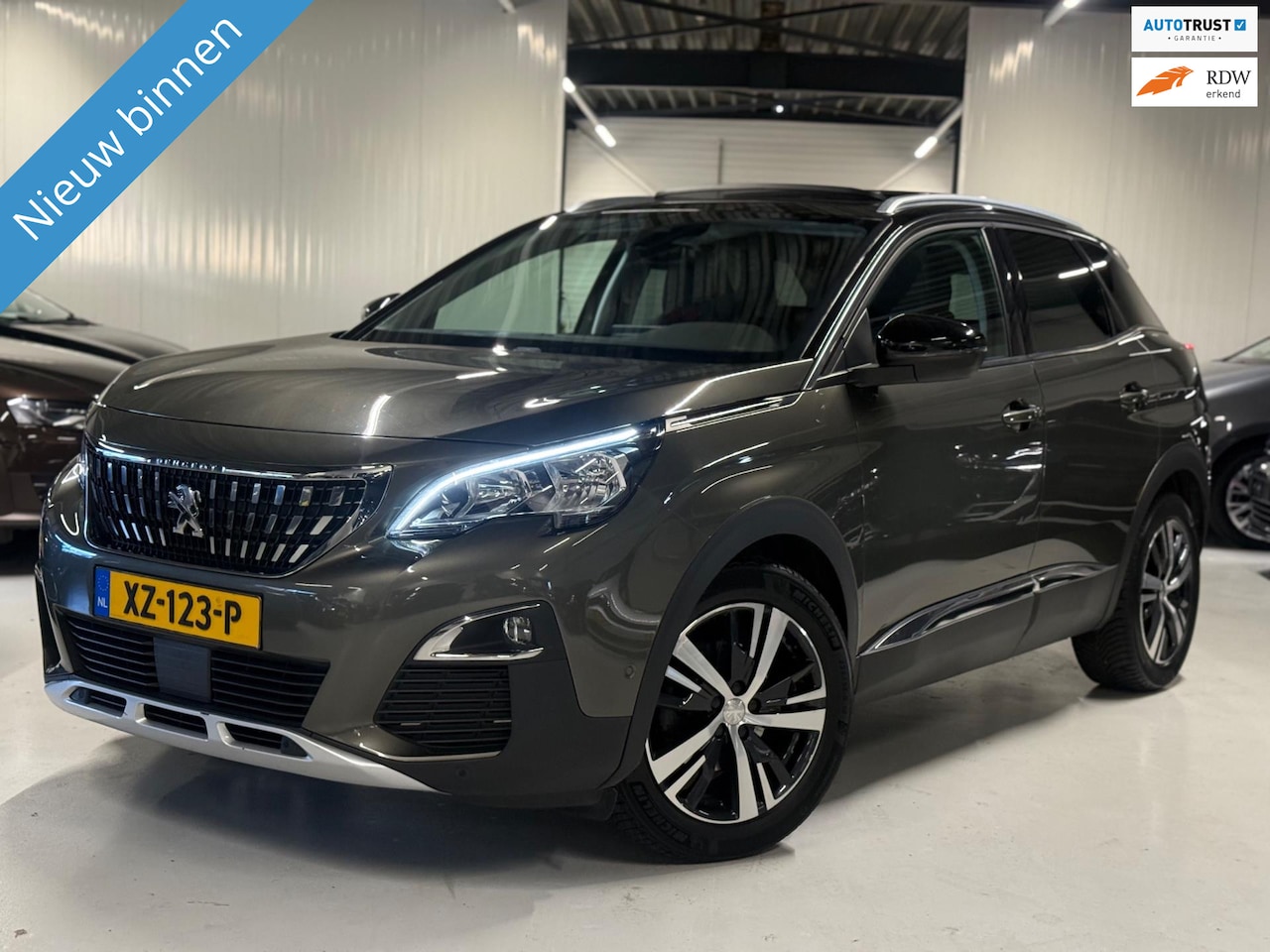 Peugeot 3008 - 1.2 131PK Allure Automaat|Navi|Pano|Trekhaak! - AutoWereld.nl