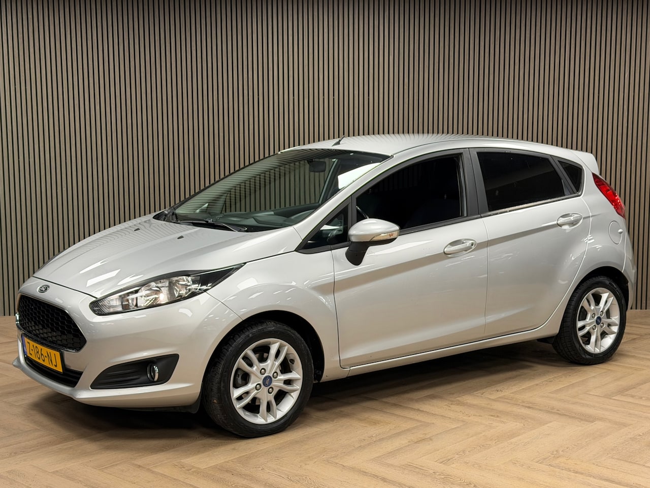Ford Fiesta - 5 Drs 1.25 AIRCO ELEKTR. RAMEN AUX USB - AutoWereld.nl
