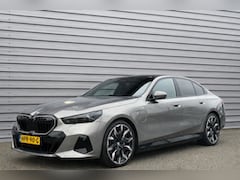 BMW 5-serie - 530e M Sport Pro Edition / Panorama / HUD / Adapt Crc / H&K
