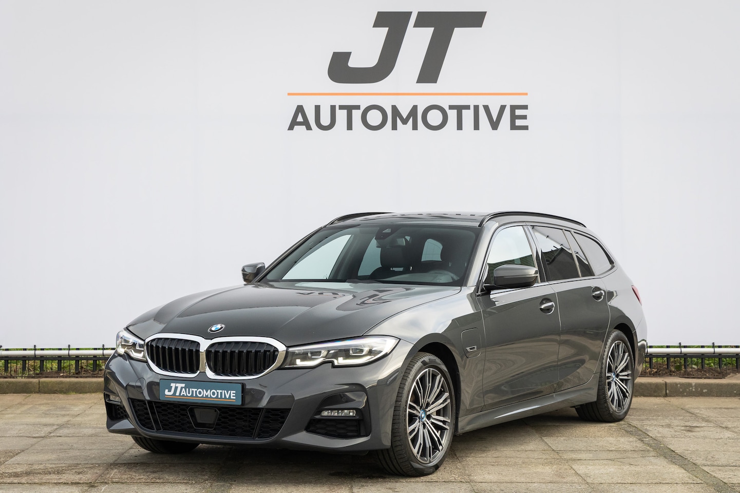 BMW 3-serie - 330e 330e - AutoWereld.nl