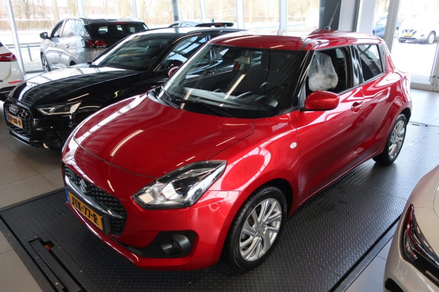 Suzuki Swift - 1.2 Select Smart Hybrid 1.2 SELECT SMART HYBRID, Apple Carplay/ Android Auto, etc. - AutoWereld.nl