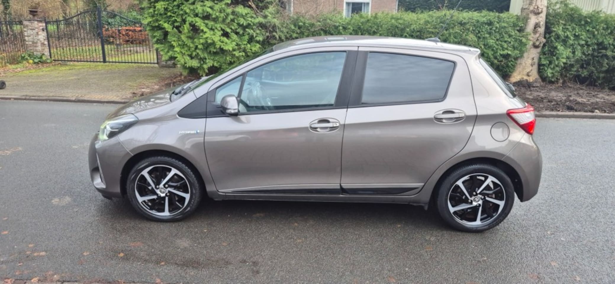 Toyota Yaris - 1.5 HYbrid Aspiration camera*ecc*automaat*cruisecontrol* - AutoWereld.nl